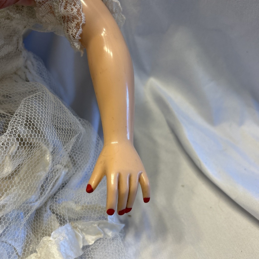 Antique Boudoir Bed Doll 1920- 1930 with Clothes Blue eyes red lips Blonde - Picture 3 of 13